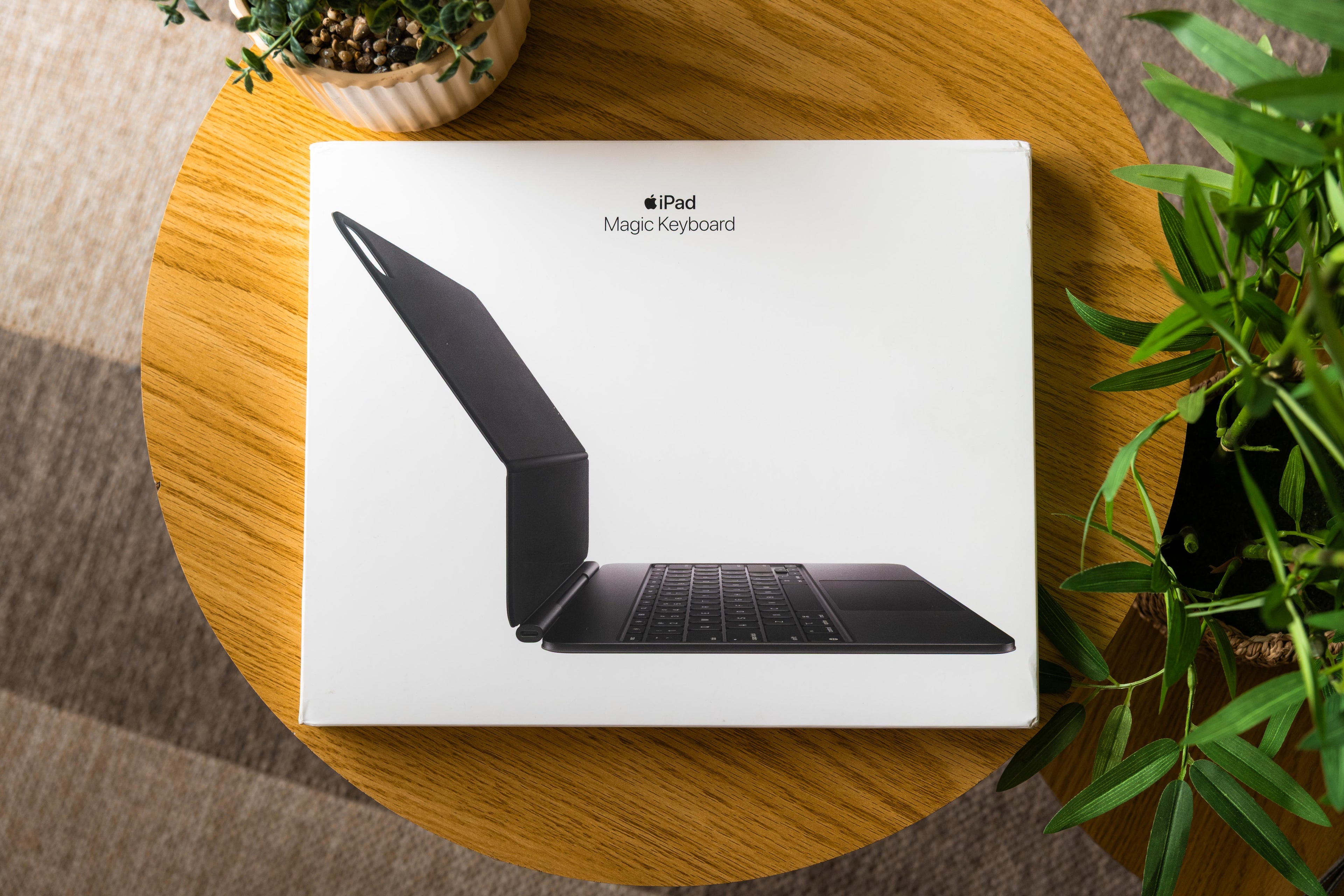 Magic Keyboard Para iPad Pro 13 (M4) - Open Box