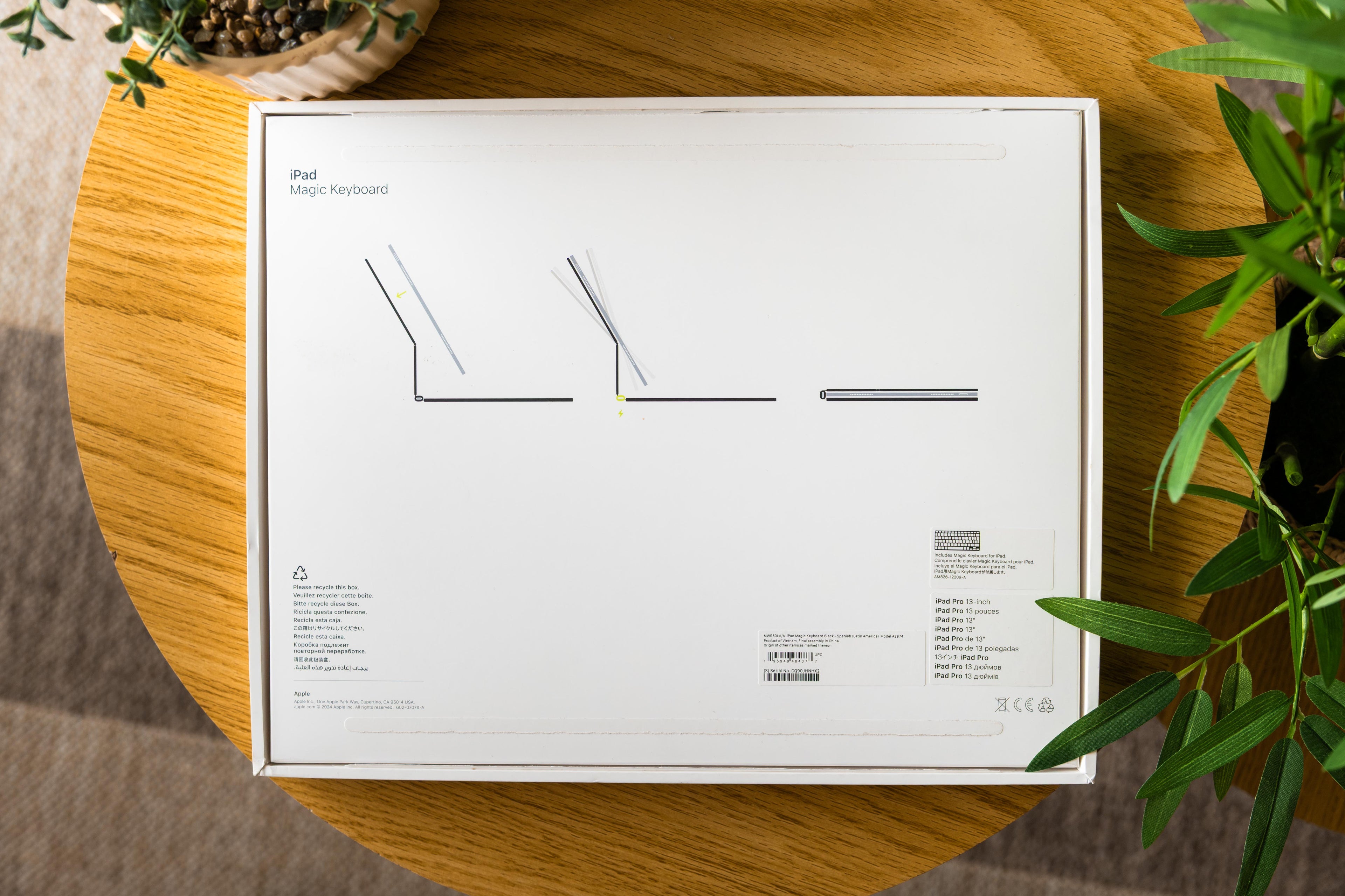 Magic Keyboard Para iPad Pro 13 (M4) - Open Box