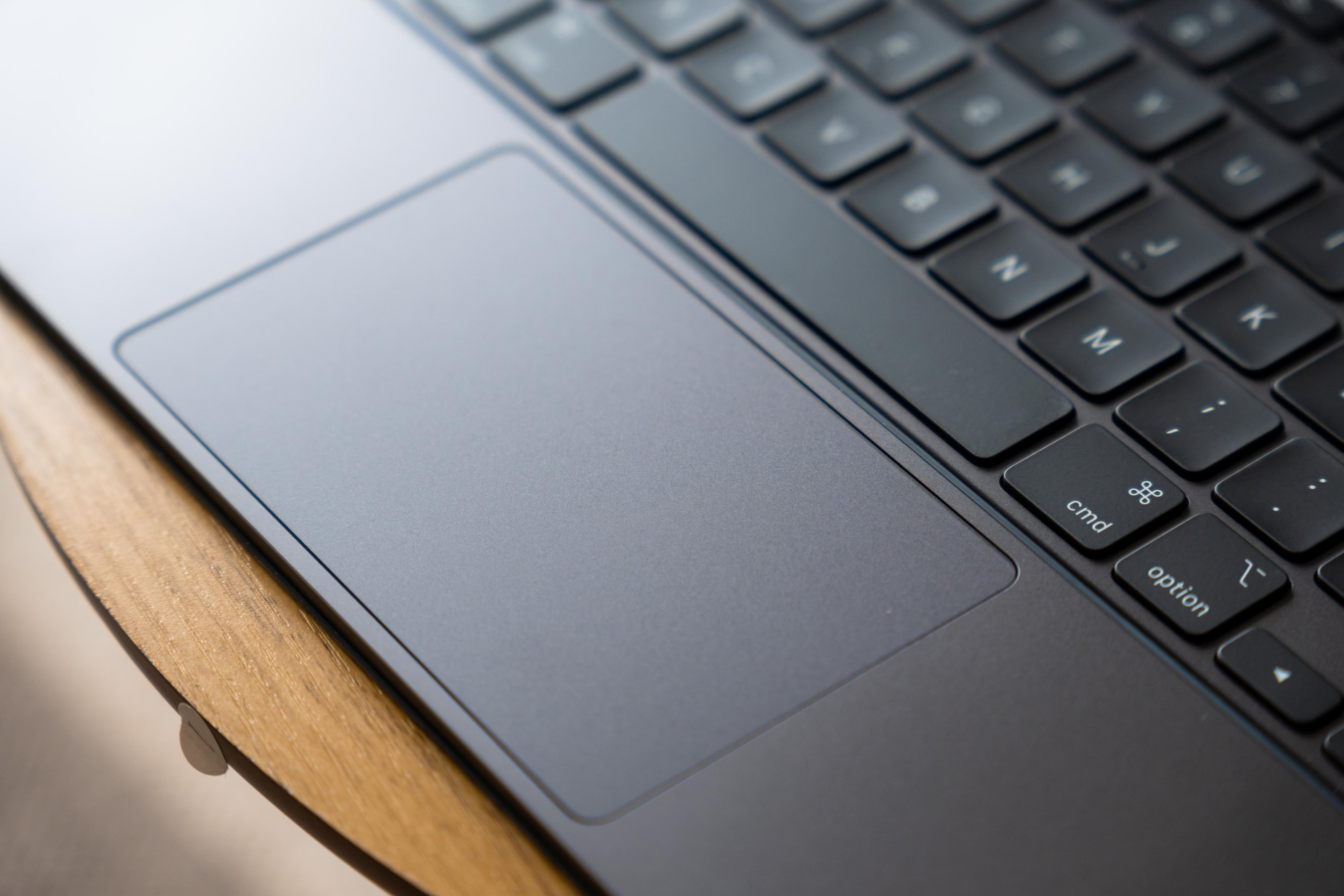 Magic Keyboard Para iPad Pro 13 (M4) - Open Box