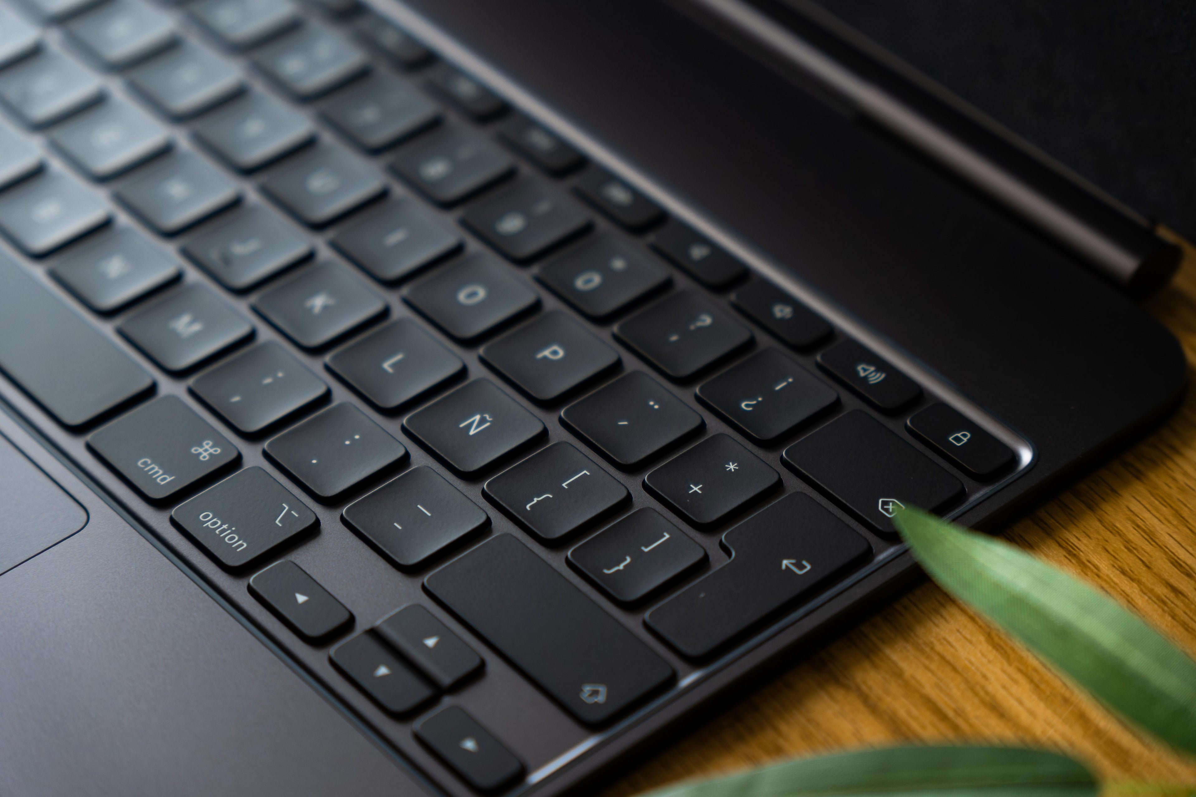 Magic Keyboard Para iPad Pro 13 (M4) - Open Box