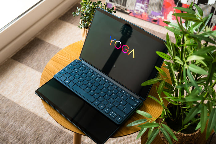 Lenovo Yoga Book 9i 14" Core Ultra 9 32GB RAM 1TB - Seminuevo Certificado